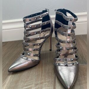 Mix No. 6 Metallic Danela Pump Stiletto 7M